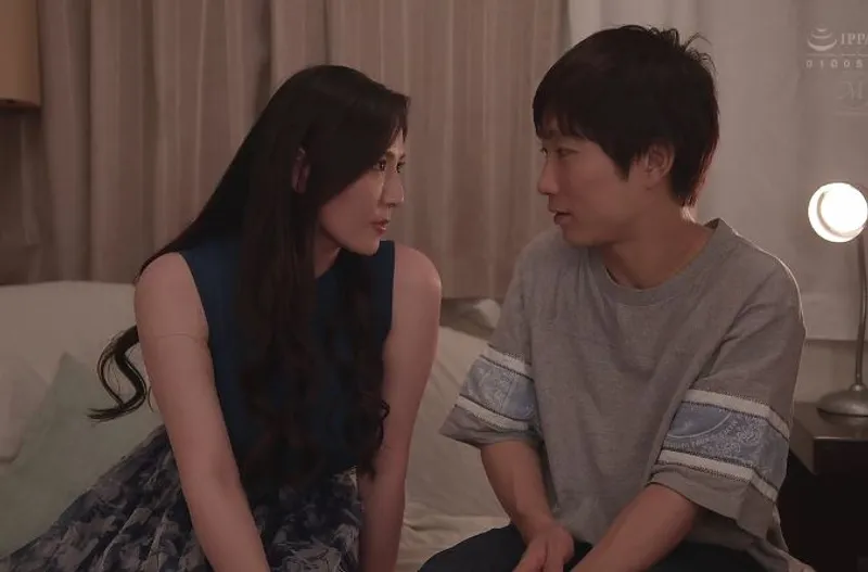 ông chồng lạnh nhạt, vợ yêu uống rượu rồi lén lút với cậu sinh viên trẻ